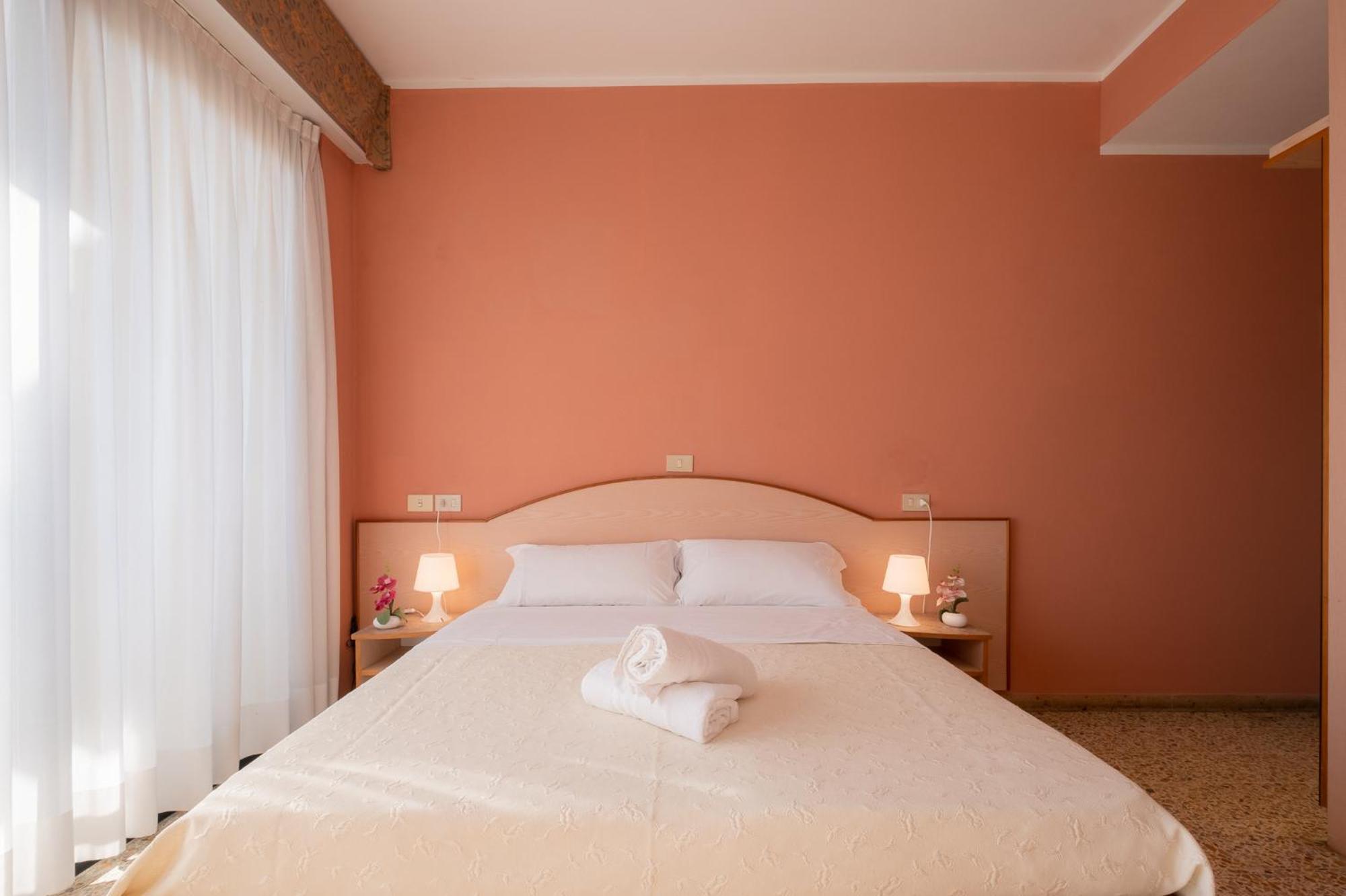 Hotel Crown Rimini Eksteriør bilde