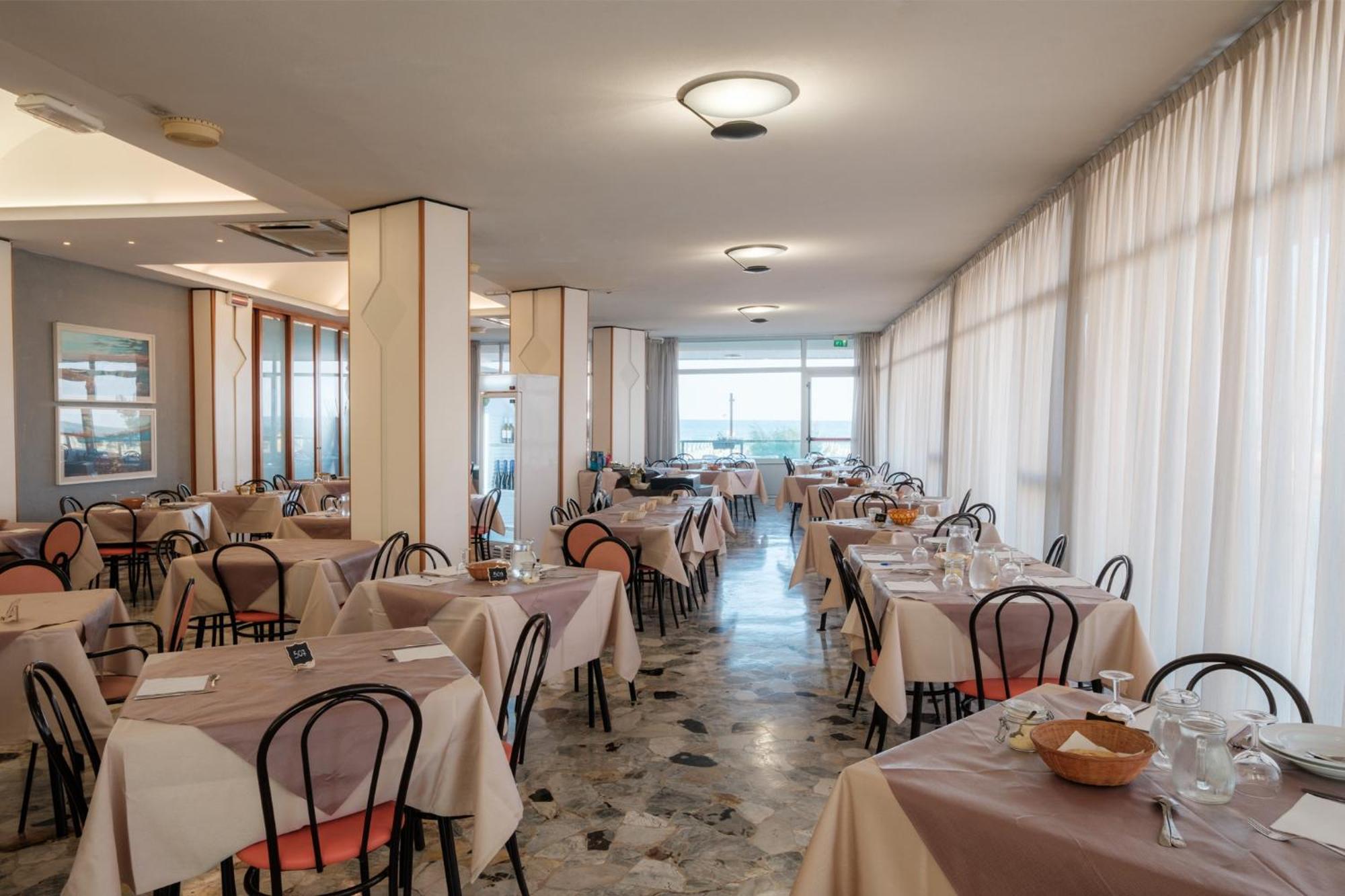 Hotel Crown Rimini Eksteriør bilde