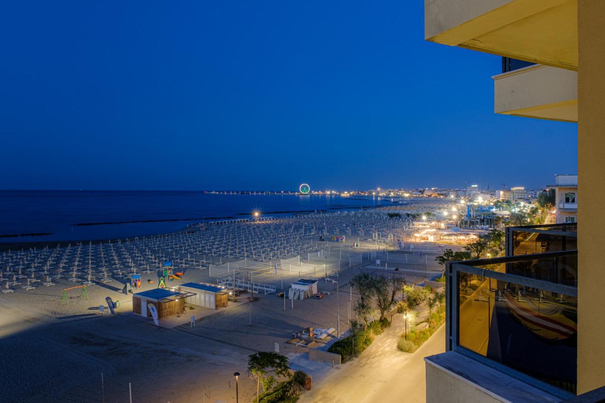 Hotel Crown Rimini Eksteriør bilde