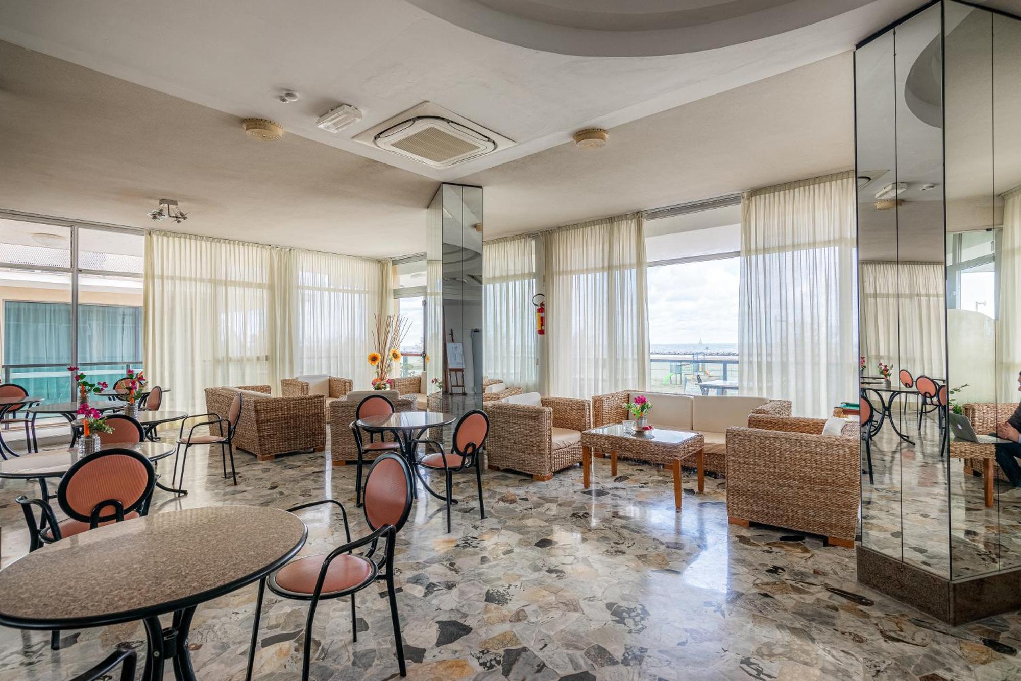 Hotel Crown Rimini Eksteriør bilde
