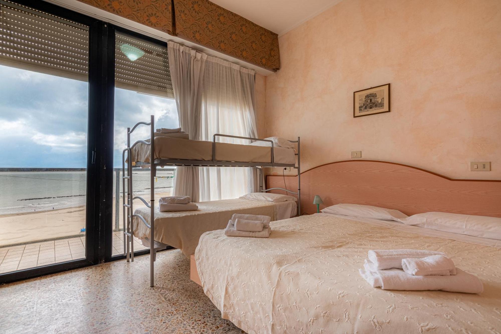 Hotel Crown Rimini Eksteriør bilde