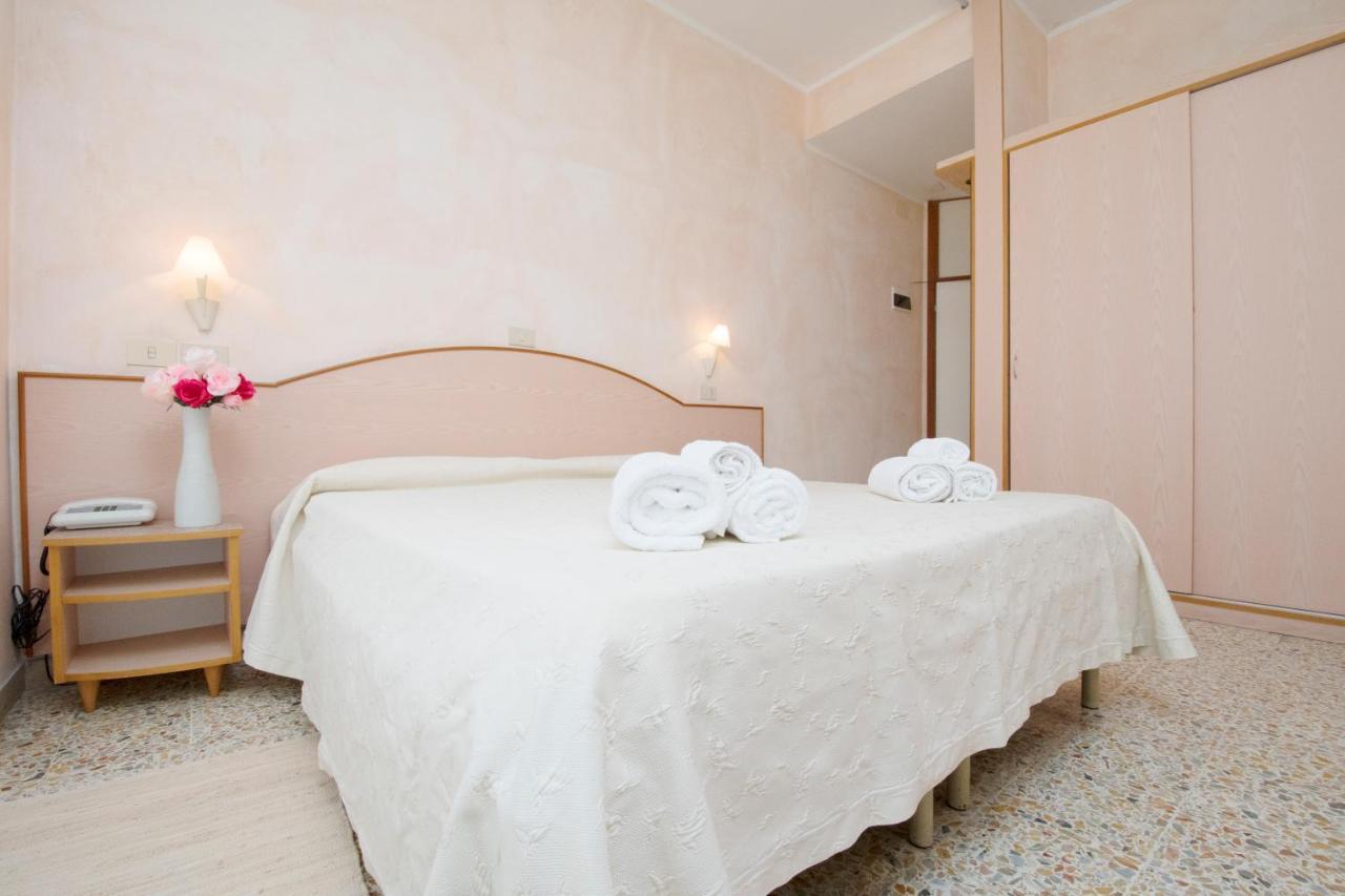 Hotel Crown Rimini Eksteriør bilde